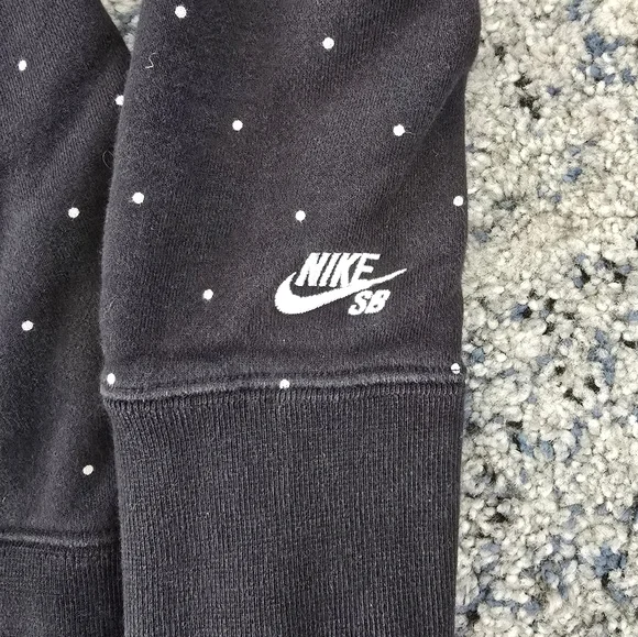 Black Nike SB Sweatshirt with Long Sleeves - Picture 3 of 6